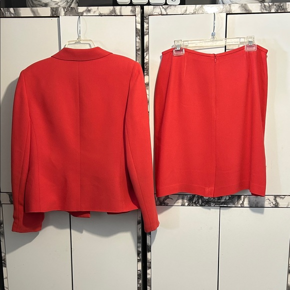 Casual Corner Bold Coral Skirt Set - Picture 6 of 6